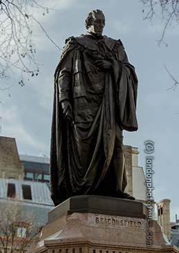 diraeli statue parliament square london