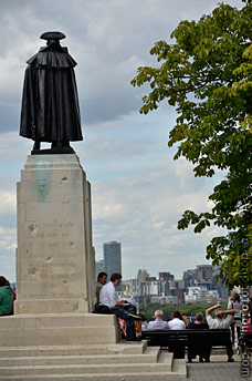 general Wolfe statue London commissioned by canadian people
